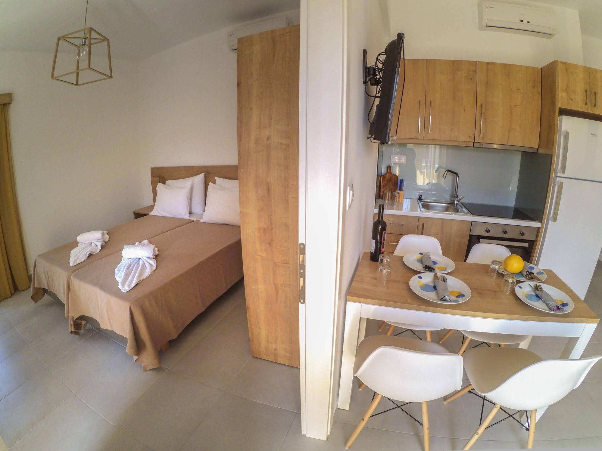 קיסאמוס Castell Hotel מראה חיצוני תמונה